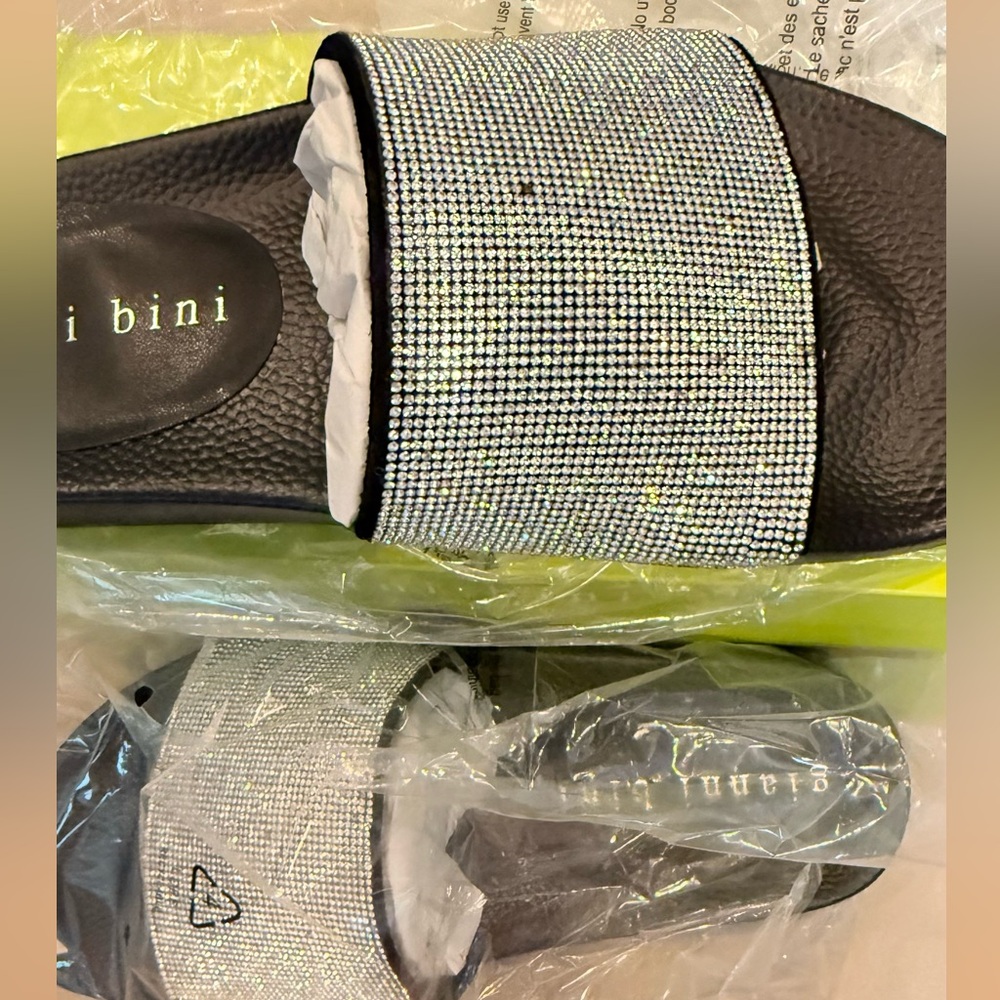 Gianni Bini Black and Silver Sandals Size 9